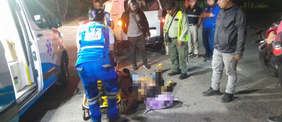 Motociclista sufre varias lesiones tras accidente en Santa Tecla