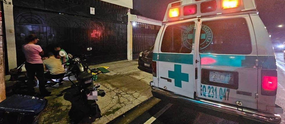 Motociclista resulta lesionado tras ser impactado por un vehículo en la Bernal de San Salvador