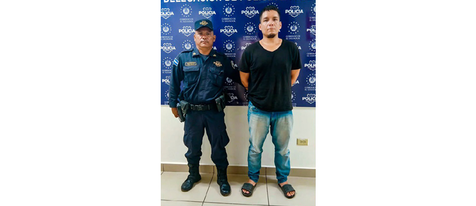 La Paz: capturan a sujeto que atacó por celos a su pareja cuando pretendía salir
