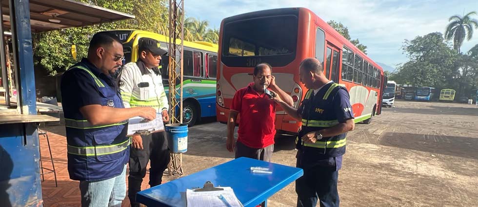 VMT realiza controles antidoping a motoristas del transporte colectivo