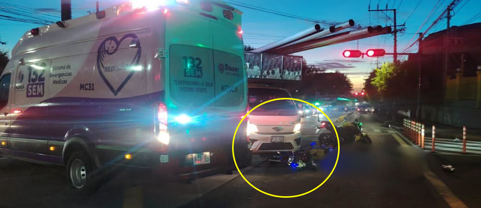 Conductor sufre múltiples lesiones tras choque en la alameda Juan Pablo II de San Salvador