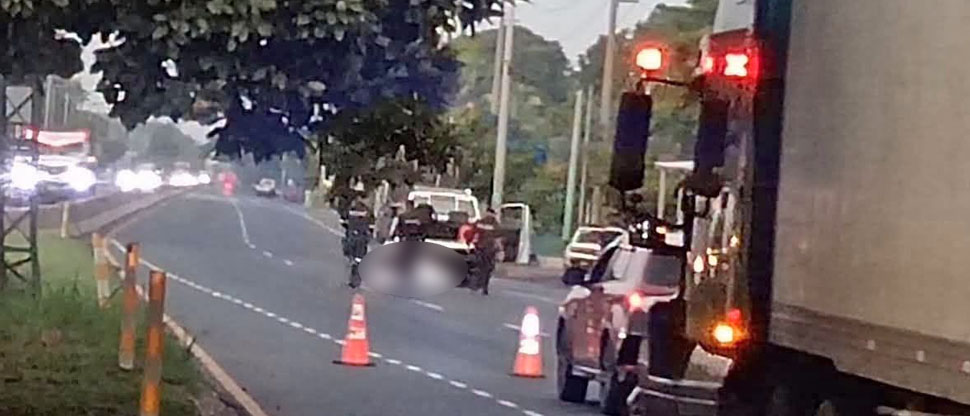 Peatón fallece atropellado al intentar cruzar en carretera hacia Acajulta, Sonsonate