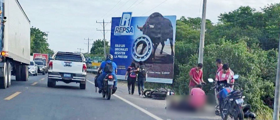 Auxilian a motociclista que se accidentó en cercanías del ingenio Chaparrastique