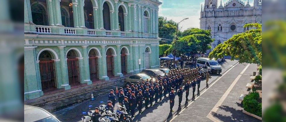 Elementos policiales se desplazan en lugares claves para garantizar seguridad a la población
