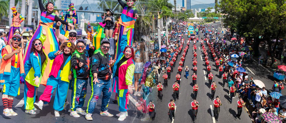 Salvadoreños y extranjeros disfrutan del tradicional Desfile del Comercio