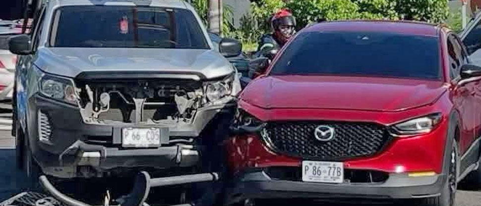 Imprudencia de conductor termina en fuerte choque en Avenida Olímpica