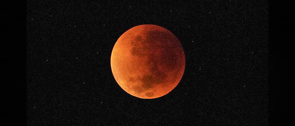 La Luna se teñirá de rojo durante el eclipse lunar parcial que iluminará El Salvador