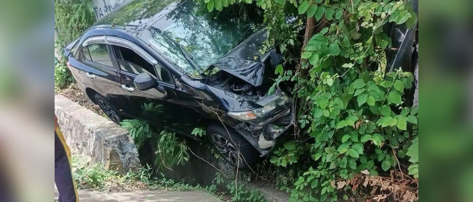 Auxilian a conductor que sufrió fuerte accidente en La Unión