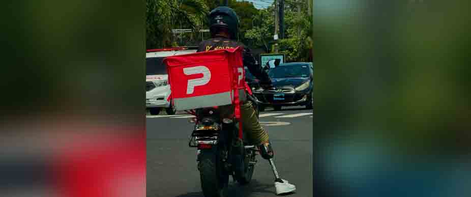 Viralizan a biker con discapacidad que sale adelante
