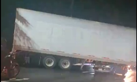 El “Toretto Salvadoreño” queda debajo de rastra y se salva de milagro