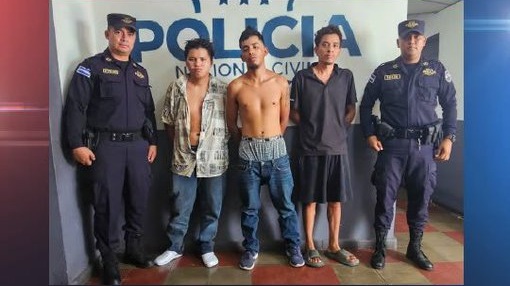 Capturan a borrachos “mal trago” que se agarraron a golpes en la vía pública