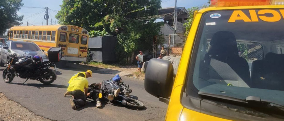 Tres motociclistas lesionados en dos accidentes sobre carretera antigua a La Paz