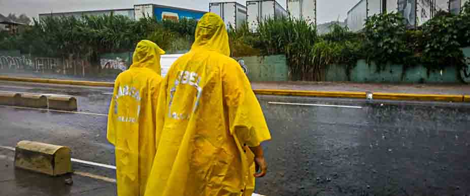 Bomberos monitorea zonas de Ciudad Merliot, colonia Médica y otros lugares tras fuerte lluvia