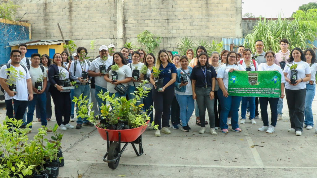 Alcaldía capitalina junto a una universidad privada desarrollan la iniciativa, “Ponte en Ambiente”