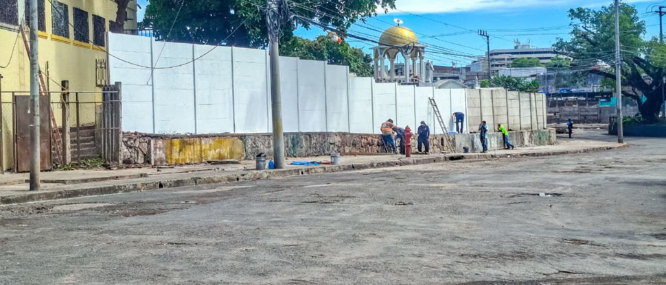 Restauran muro perimetral del cementerio Los Ilustres tras ser liberado de ventas ambulantes