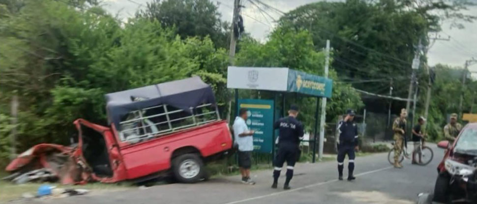 Conductor sufre fuerte accidente de tránsito en Chalatenango