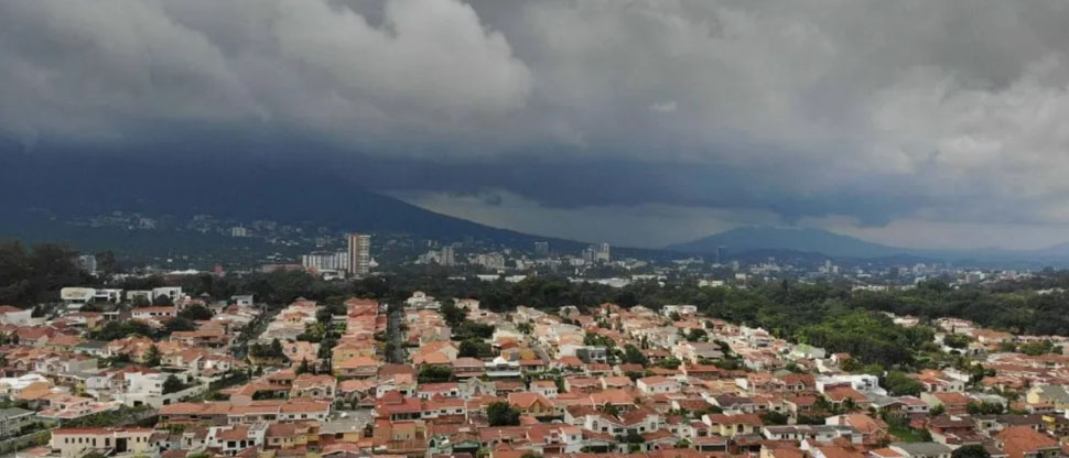 Mucho calor durante el día y lluvias para la noche según el pronóstico del MARN