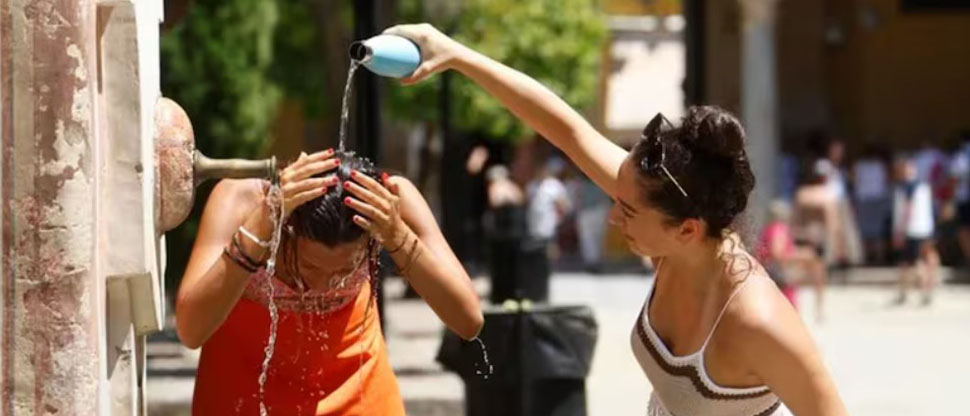 España emite alerta roja en 13 comunidades por ola de calor de hasta 44 grados