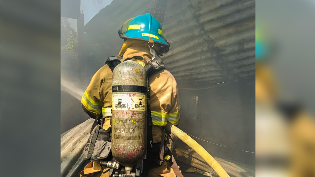 Bomberos sofocan incendio en una vivienda de Cojutepeque