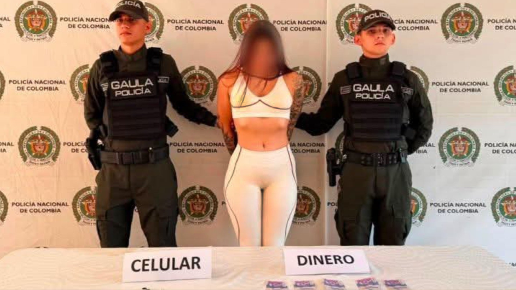 Colombia: cae mujer que se metía con hombres mayores y después los extorsionaba
