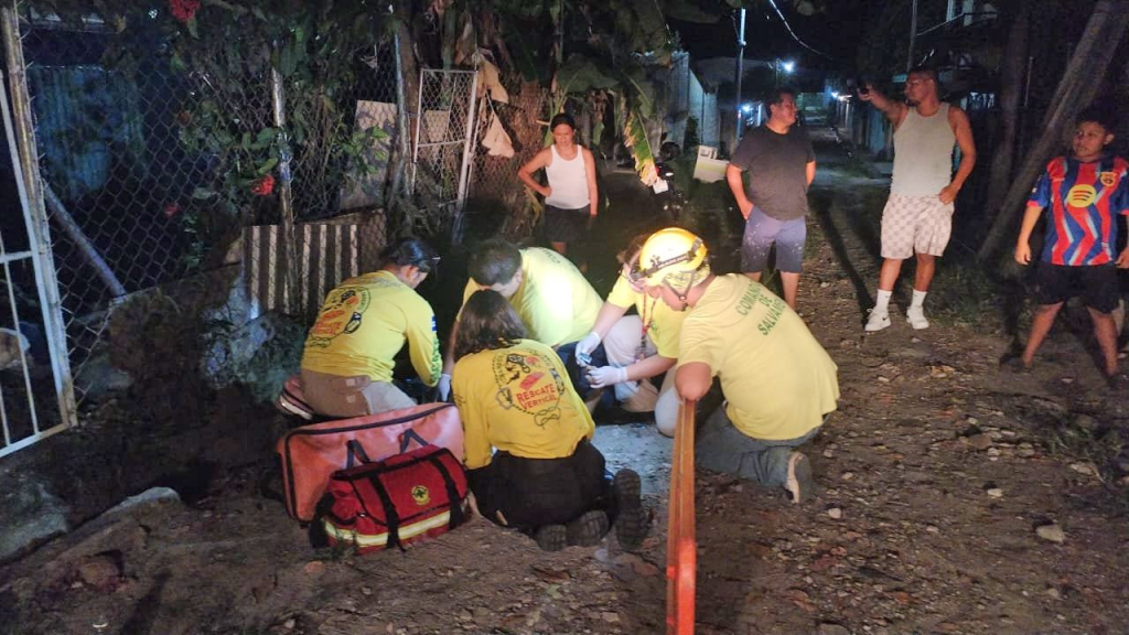 Conductor atropella a una persona y huye del lugar en San Salvador