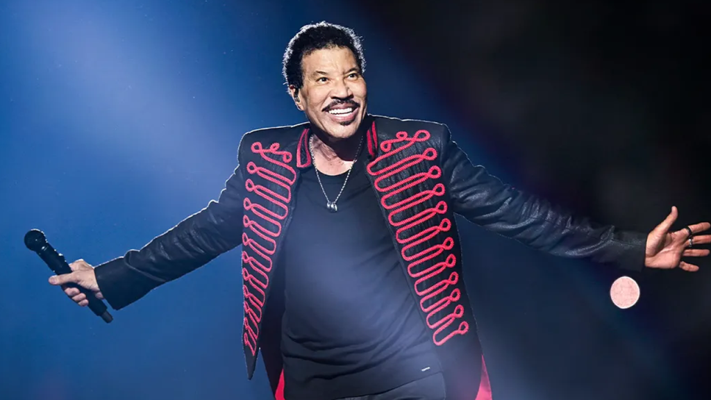 Ingresan de emergencia a Lionel Richie tras finalizar una presentación en Misuri