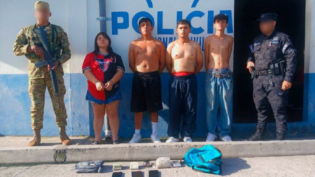 Sujetos que trasportaban drogas y dinero en efectivo son capturados en La Paz