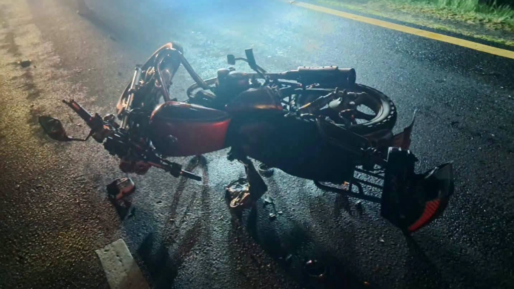 Pareja que se conducía en motocicleta se accidenta en carretera Panamericana
