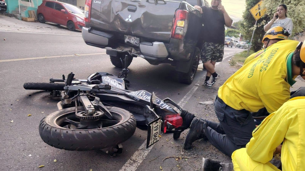 Accidente en motocicleta deja dos lesionados en Apopa