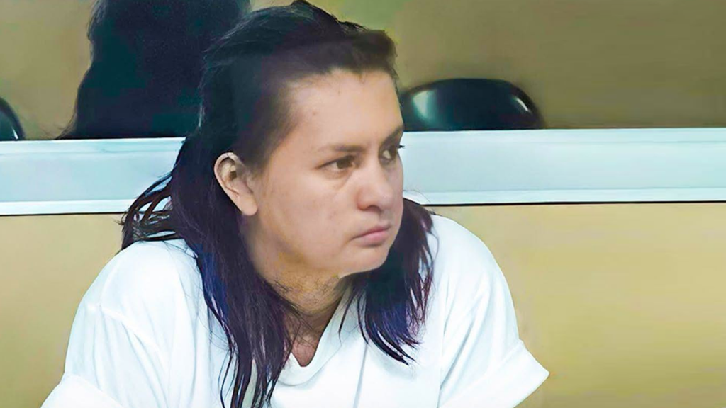 Ordenan prisión contra mujer que falsificó documentos judiciales en Santa Ana