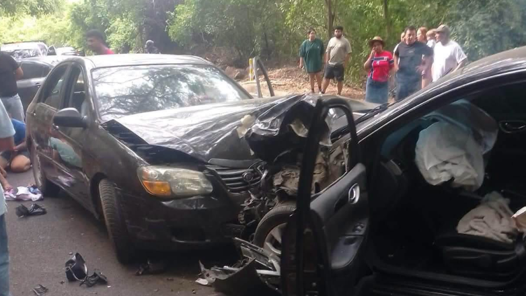 Varios lesionados deja múltiple accidente vial en Usuluán