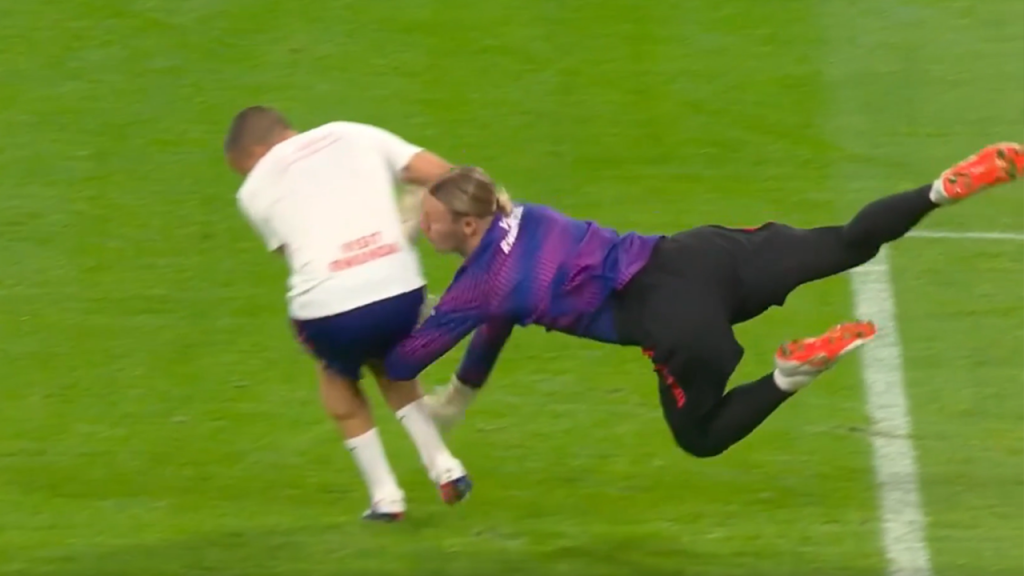 Susto en el PSG: Safanov sufre impactante golpe en pleno calentamiento