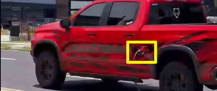 Viralizan a conductor que llevaba puesta la bomba gasolina en el Paseo General Escalón