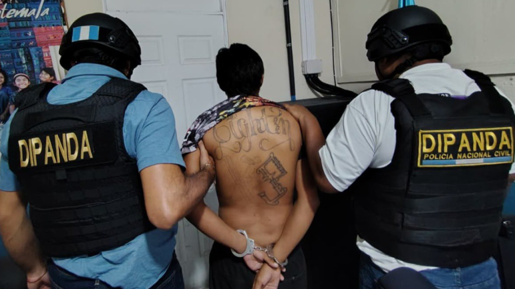 Expulsan de Guatemala a gatillero del Barrio 18 buscado en El Salvador