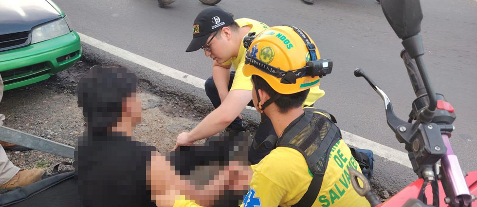 Joven sufre lesiones tras siniestro vial carretera hacia Nejapa