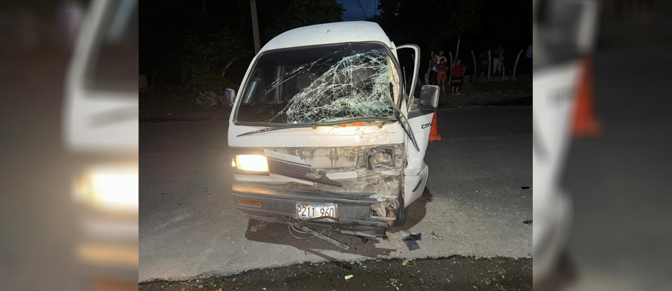 Motociclista se estrella contra un auto en La Paz