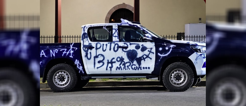 Honduras: ¡sujetos vandalizan patrulla policial!