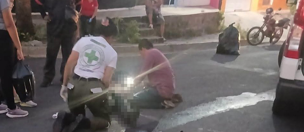 Sedán irrespeta señal de alto y causa siniestro vial que dejó un lesionado en Santa Ana