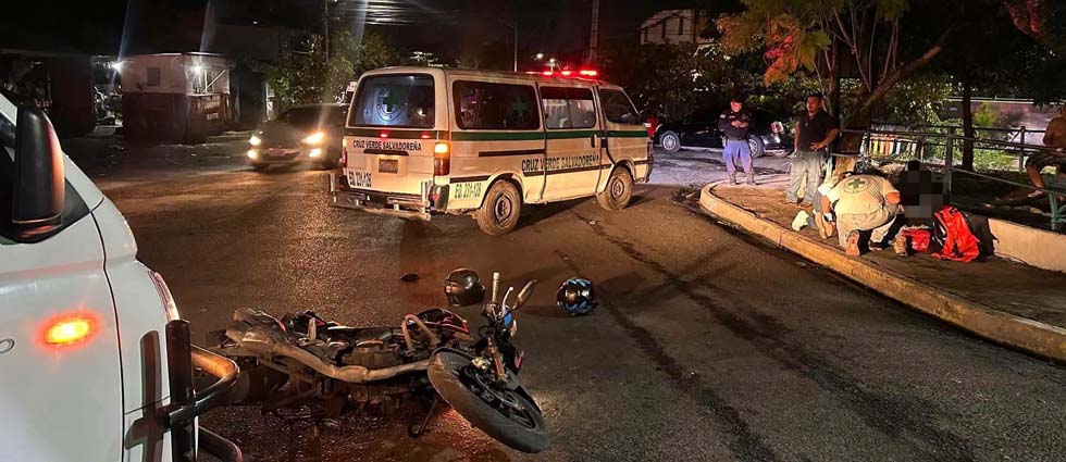 Conductor resulta lesionado tras choque en Soyapango