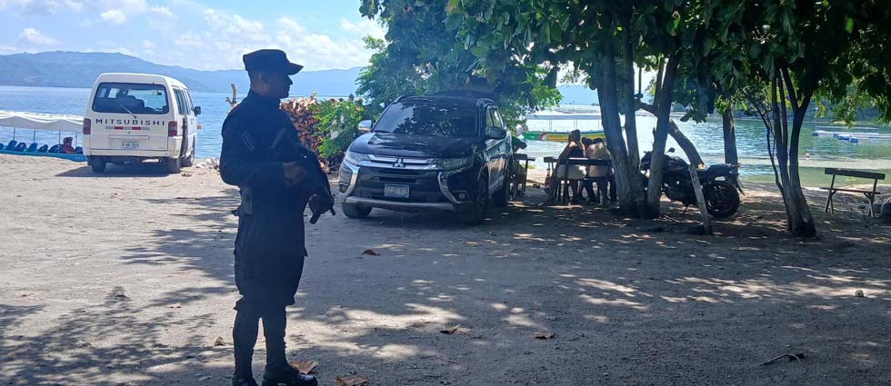 PNC siguen garantizando seguridad en diferentes sitios turísticos de El Salvador