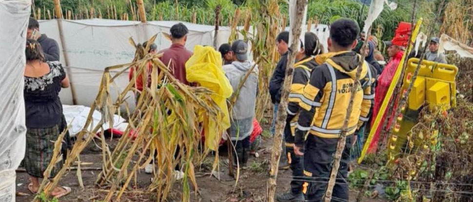 Dos hombres pierden la vida tras caerles un rayo en Escuintla, Guatemala