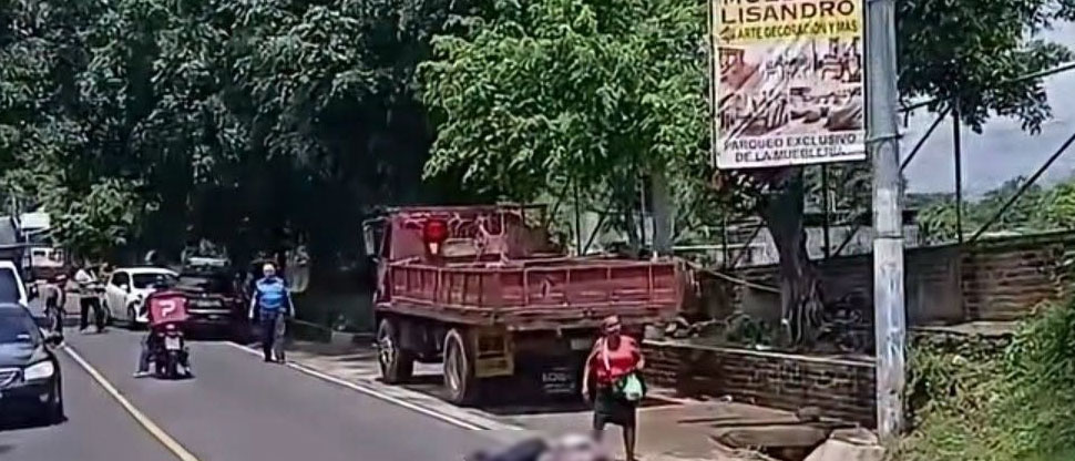 Auxilian a menor que fue atropellado en carretera hacia Nahuizalco