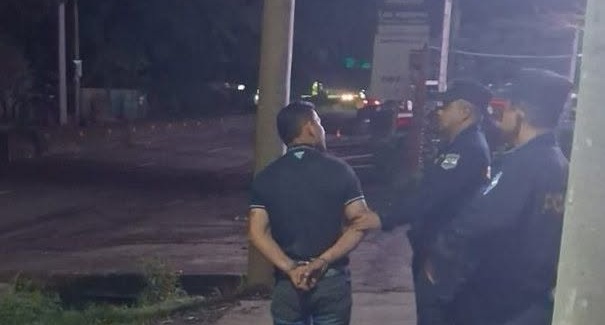 Capturan a borracho tras provocar choque en Chalchuapa y una colisión múltiple en el redondel La Ceiba
