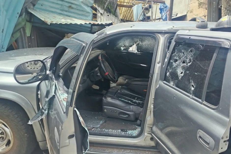 Captan instante exacto cuando atacan camioneta en la capital guatemalteca