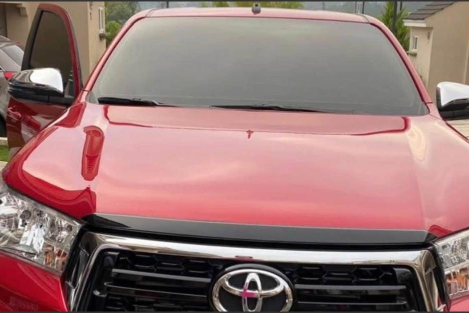 Roban pick up con todo y perrita en la zona 11 de la capital de Guatemala