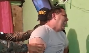 Sujeto que amenazaba a las personas con armas en redes sociales llora como niño cuando es capturado