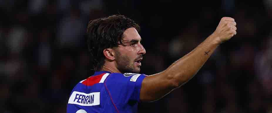 Ferran celebra su primer hat-trick con el PSG en la Champions League