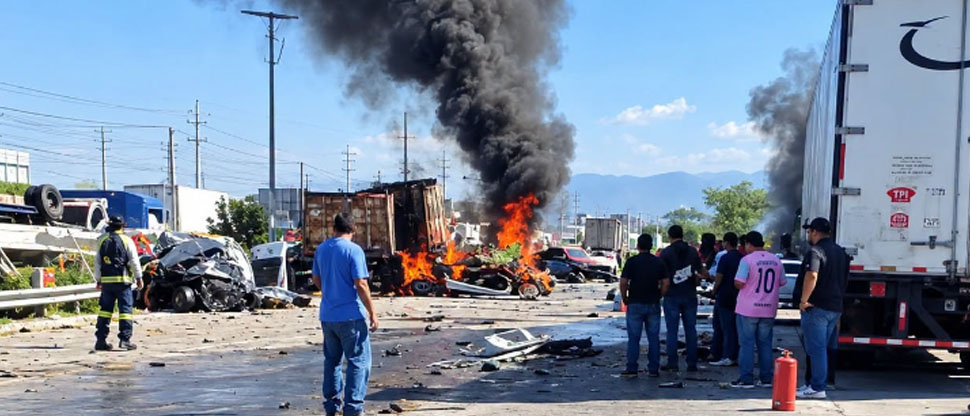 Más de 15 vehículos involucrados en accidente generado por volqueta en bulevar Constitución