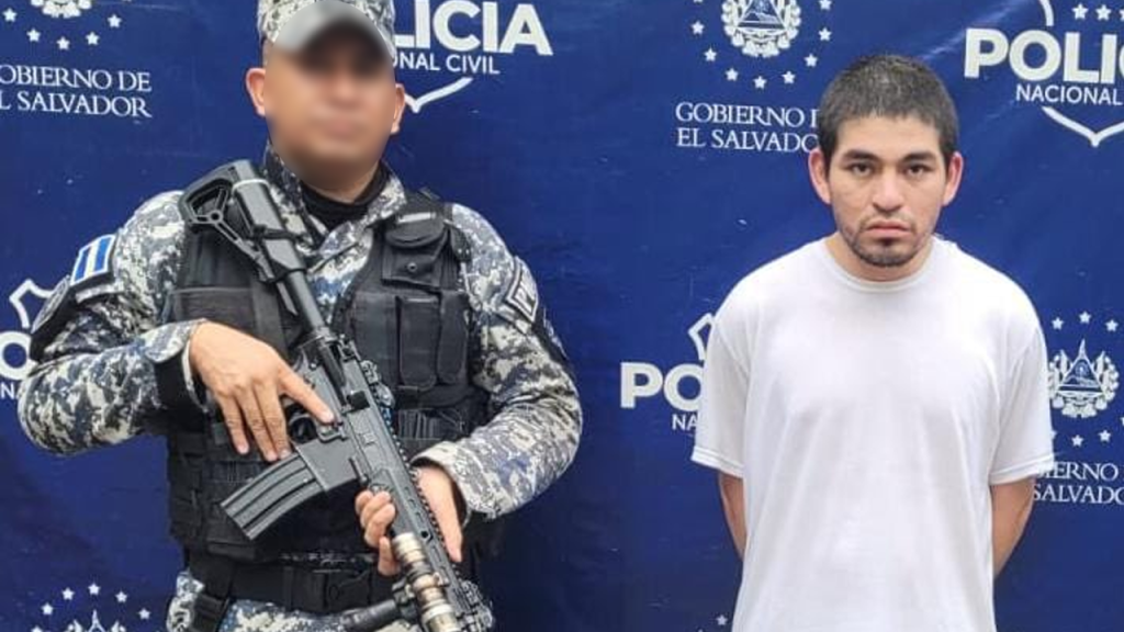 Gatillero de la MS es deportado de EE. UU. e inmediatamente llevado al CECOT