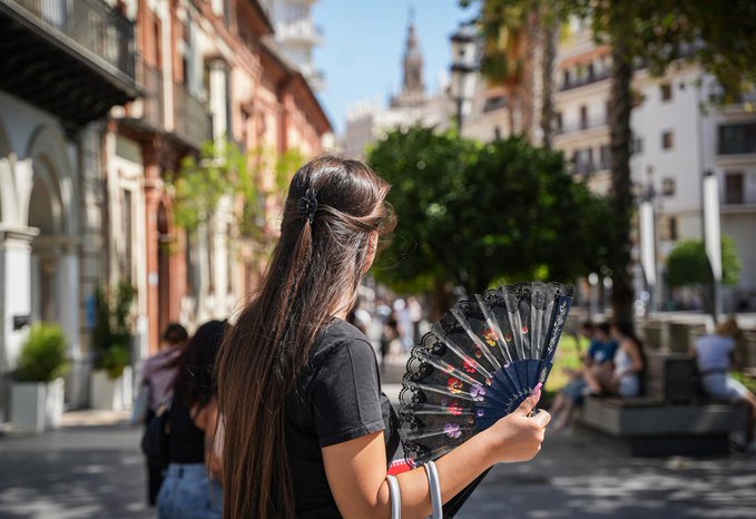 España rompe récord de temperaturas con más de 45° C